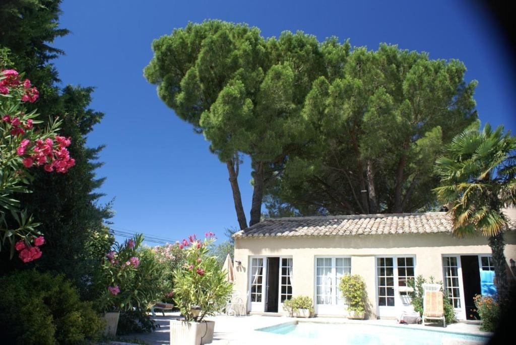 Gites Climatises Piscine Chauffee La Balancelle Saint-Remy-de-Provence Exterior photo